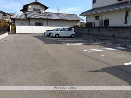 ミランダリゼやまのきた[1R/26.5m2]の駐車場2