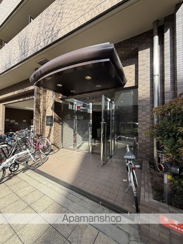 LEGALTENJINBASHIの玄関写真