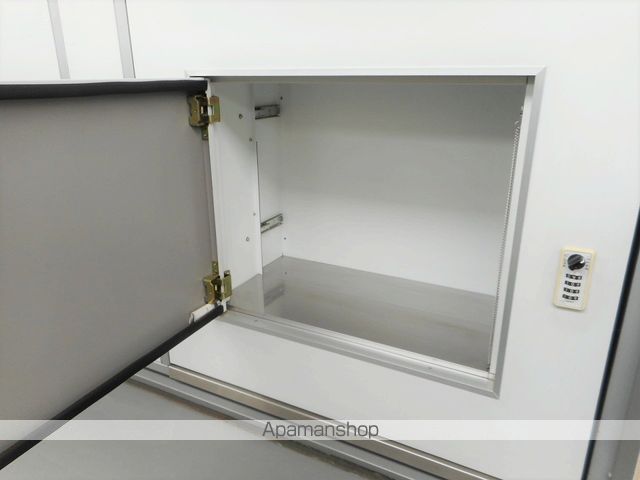 レオパレス松代海津[1K/22.35m2]の玄関1