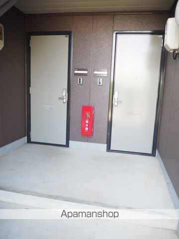 シャルマン城東IIの玄関写真