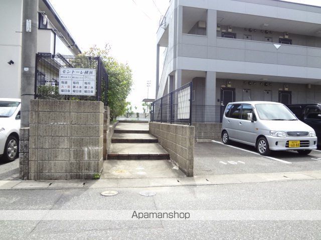 モントーレ横浜の玄関写真