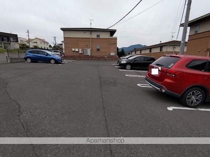 フレスクーラ蟻ヶ崎Ⅲ[1LDK/50.33m2]の駐車場2