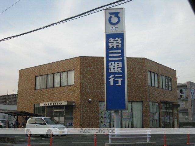 クィーンズコートA棟の周辺写真