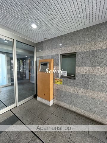 グランフォース横浜伊勢佐木町の玄関写真