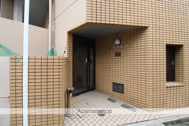 久保田ビルの玄関写真