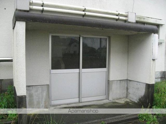 ビレッジハウス金屋1号棟の玄関写真
