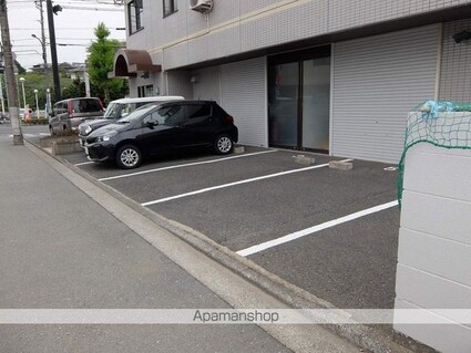 ＲＩＶＥＲＳＩＤＥアプス[1K/33.12m2]の駐車場
