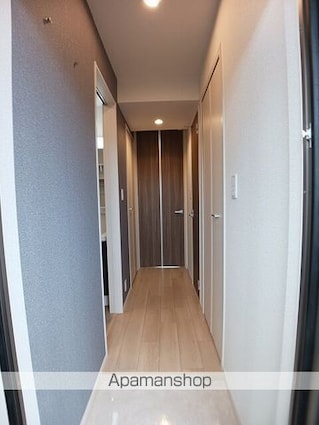 ラクーン守山[1LDK/42.59m2]の玄関