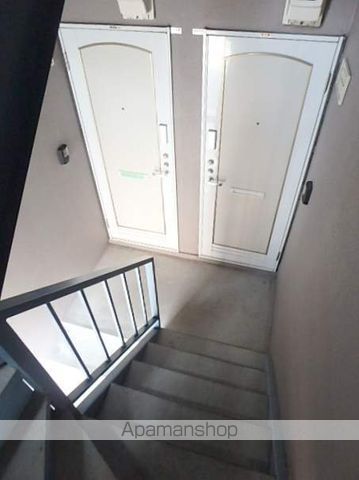 フォレスト栄弐番館の玄関写真
