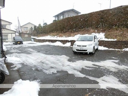 アネックス黒石野[1K/22.3m2]の駐車場1