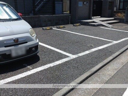 レオパレスグレイスＳＨＩＮＯⅢ[1K/19.87m2]の駐車場
