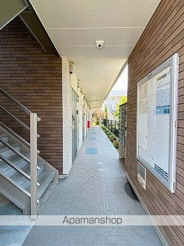 クレイノWEST八潮の玄関写真