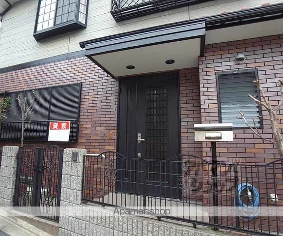 京阪電気鉄道京阪線 伏見稲荷駅 徒歩3分 3階建 築33年の玄関写真