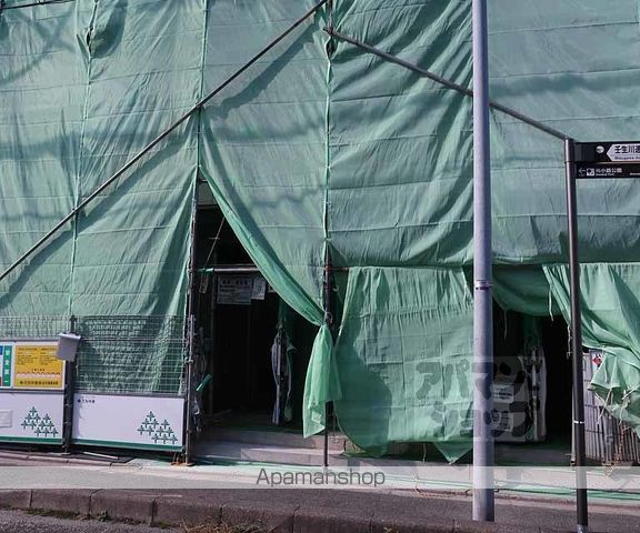 フォレストメゾン花吉の玄関写真