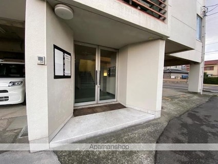 昭和ビル[3DK/61.22m2]のエントランス