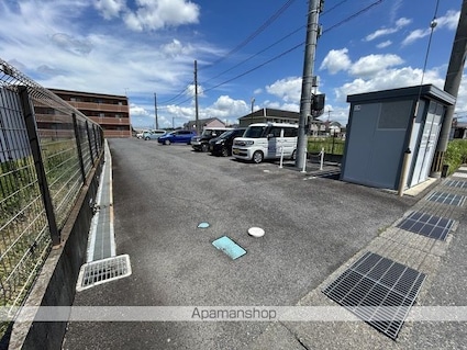 滋賀県蒲生郡日野町大字内池[1K/32.4m2]の駐車場