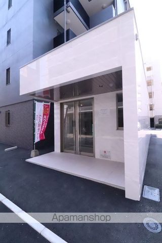 NINE OGUSUの玄関写真