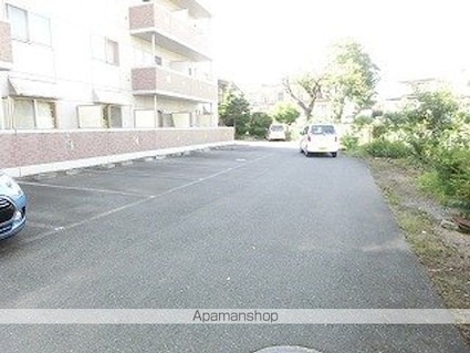 岩手県盛岡市前九年２丁目[2LDK/51.84m2]の駐車場