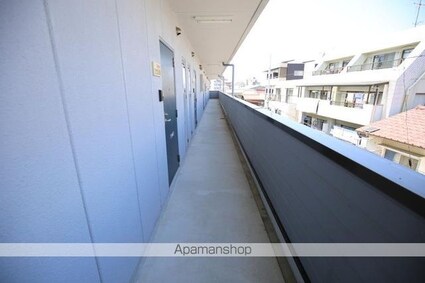 ファミールハイツ[1K/28.98m2]のエントランス2