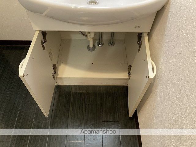レジュイール東中通の内装写真