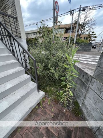 札沼線 新琴似駅 徒歩17分 2階建 築44年の玄関写真
