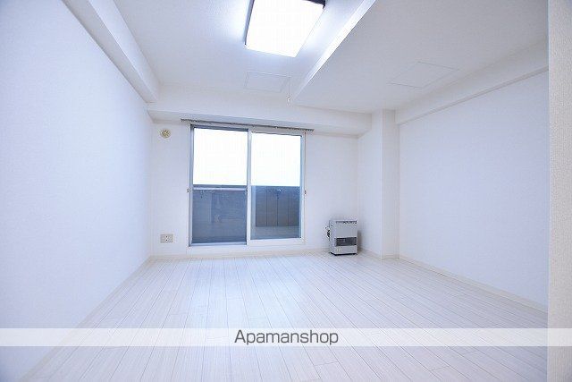 駅前大通マンションの内装写真