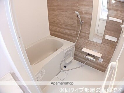 メゾンラテ稲葉[1LDK/51.09m2]のバス