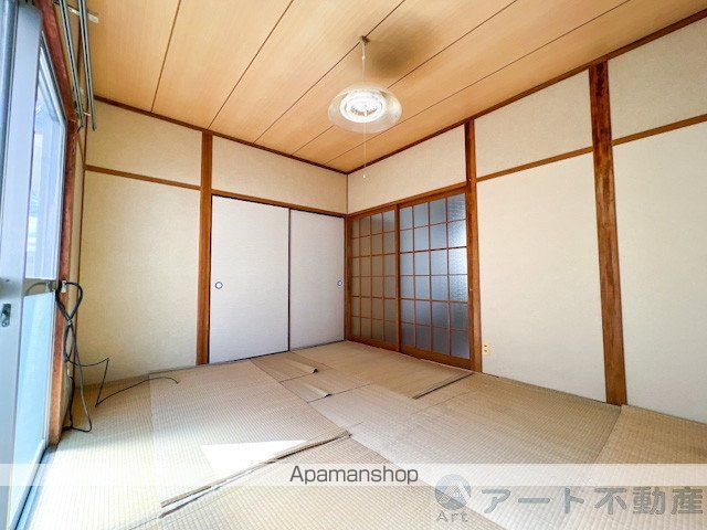 松山市 2階建 築44年の内装写真