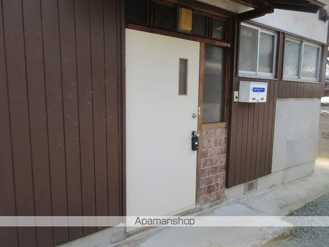 予讃線 伊予西条駅 徒歩18分 1階建 築42年の玄関写真
