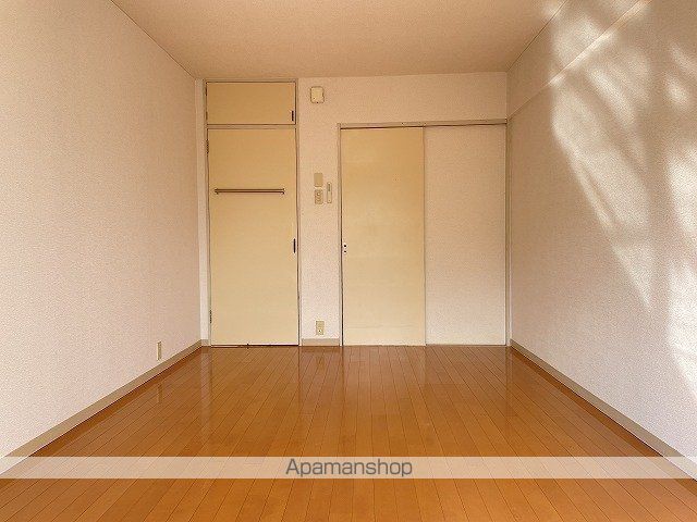 ロイヤルハイツ池田の内装写真