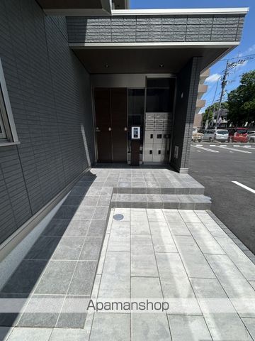 ラコルト板付の玄関写真