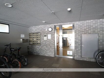 メゾン・ド・ヴェール[1DK/30.5m2]のエントランス