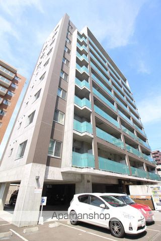 BLOCK TOWER