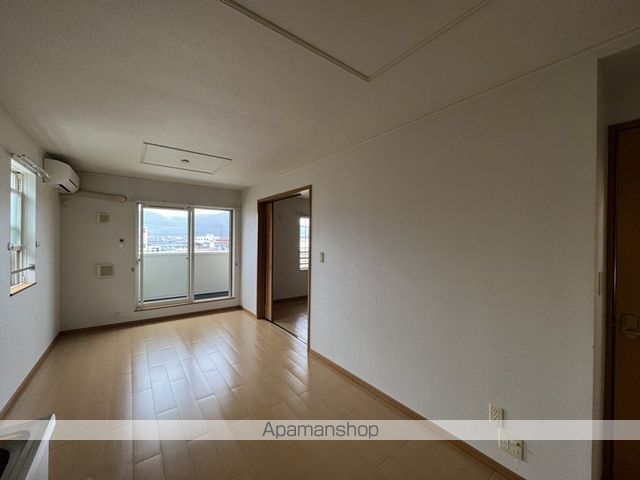 オリーブの内装写真