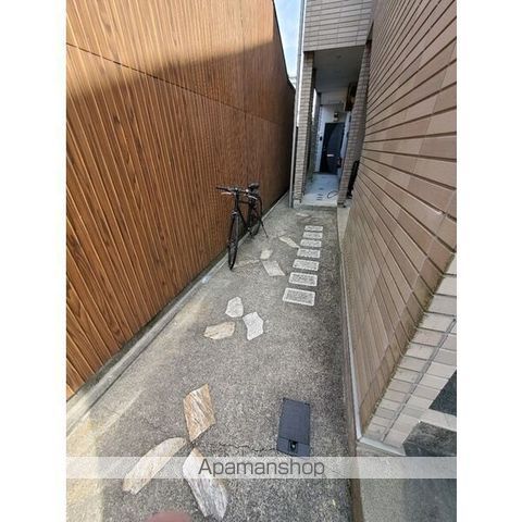 パルティール名塚の玄関写真