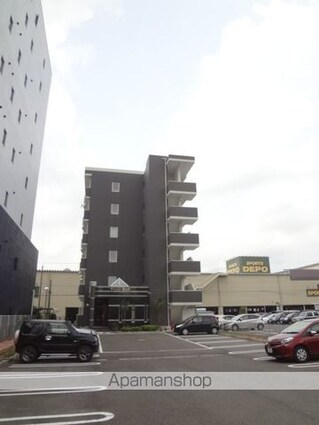 岐阜県岐阜市薮田南１丁目[1K/30.98m2]の駐車場1