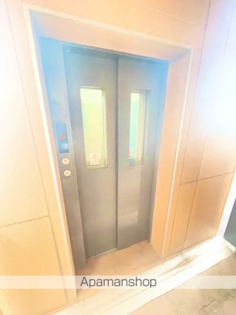 ローパス三葛[2LDK/52m2]の共用部1