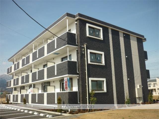 小田急電鉄小田原線 愛甲石田駅 徒歩20分 3階建 築13年の外観写真