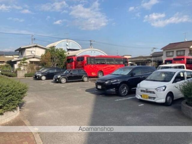 レオパレスやすらぎ[1K/23.18m2]の駐車場