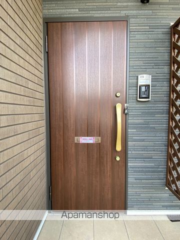 ジョリ・シャトーの玄関写真