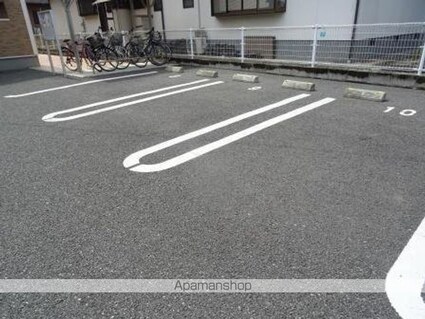 ヘスティア[2LDK/57.21m2]の駐車場2