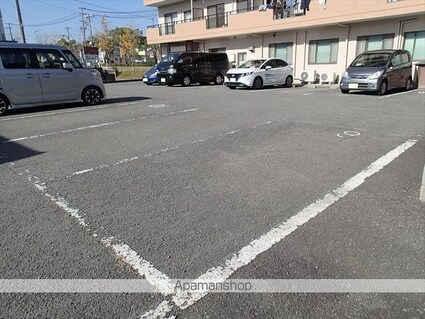 サンロイヤル小雑賀[2LDK/60.75m2]の駐車場