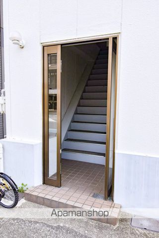 新在家マンションの玄関写真
