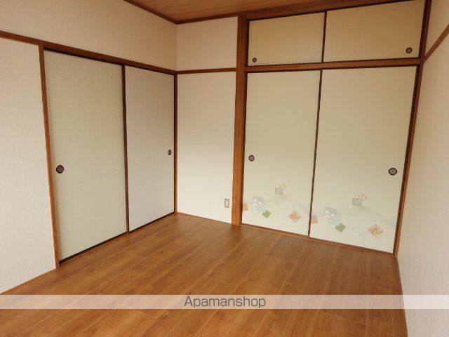 クリスタル 12の内装写真