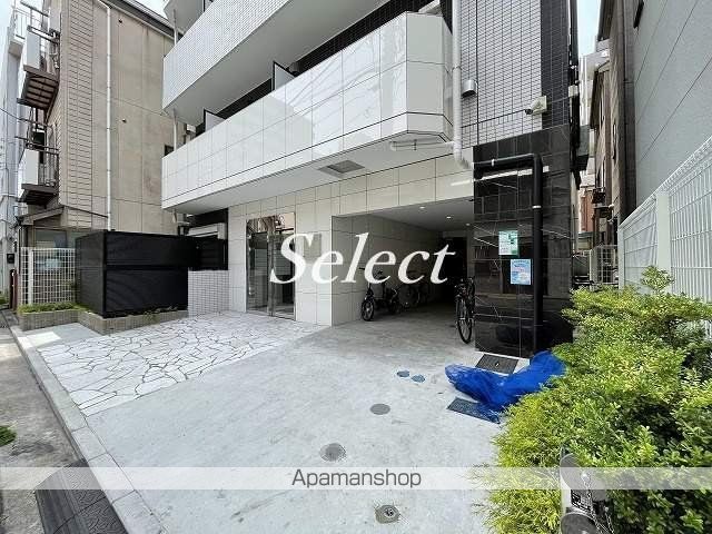 リライア阪東橋WESTの玄関写真