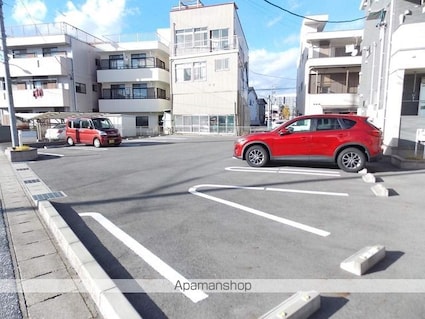 フレグランス中央[1DK/35.6m2]の駐車場3