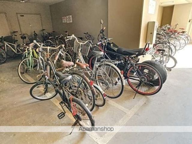 Aden箱崎駅前の外観写真