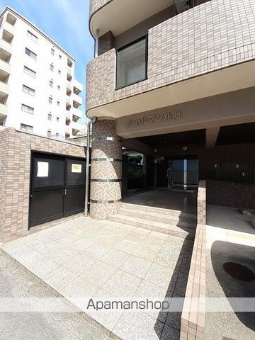 シャルマン外堀の玄関写真