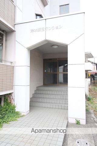岸本第2マンションの玄関写真