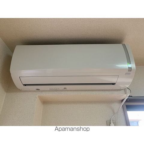 SURPLUS司の内装写真